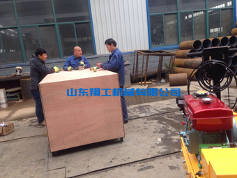 山東翔工機(jī)械小型壓路機(jī)發(fā)貨現(xiàn)場(chǎng)忙！