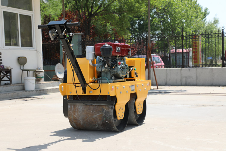 為什么小型壓路機(jī)會(huì)漏油？該如何解決？